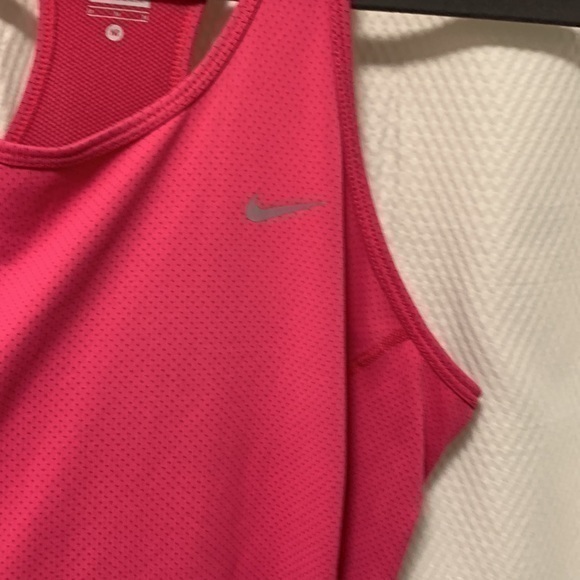 Nike Dri Fit‎ Tank Top Size Medium Pink - Picture 6 of 9